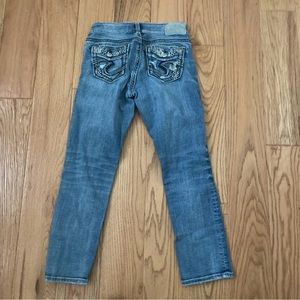 Silver Suki Mid Capri Distressed Jeans Pants Super Stretch